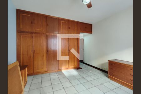 Apartamento à venda com 122m², 3 quartos e 2 vagas Apartamento à venda com 122m², 3 quartos e 2 vagasSuíte