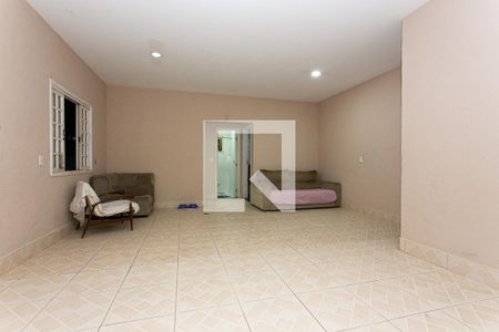 Casa à venda com 280m², 4 quartos e 5 vagas Casa à venda com 280m², 4 quartos e 5 vagasGaragem