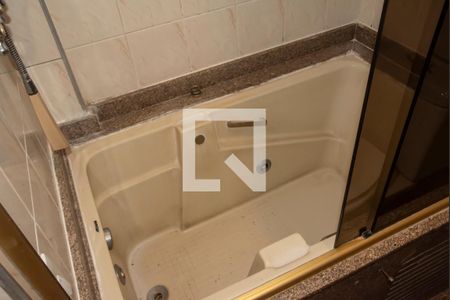 Apartamento à venda com 104m², 3 quartos e 2 vagasBanheiro da Suíte