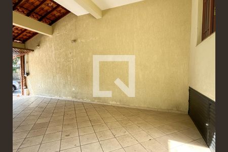Garagem de casa à venda com 5 quartos, 220m² em Jardim Santo Elias, São Paulo