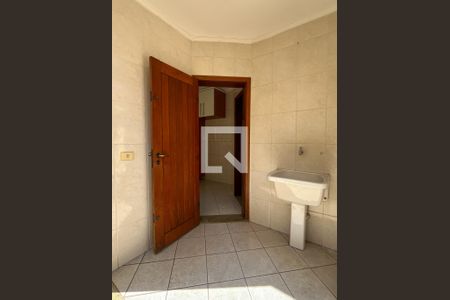 Quintal de casa à venda com 5 quartos, 220m² em Jardim Santo Elias, São Paulo