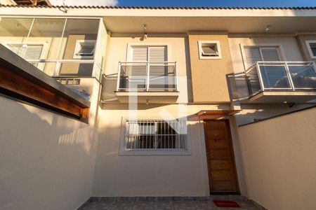 Casa para alugar com 62m², 2 quartos e 2 vagasGaragem/fachada interna