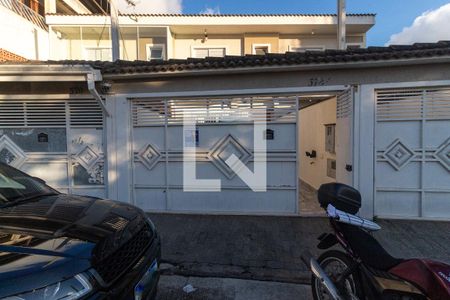 Casa para alugar com 62m², 2 quartos e 2 vagasFachada externa 