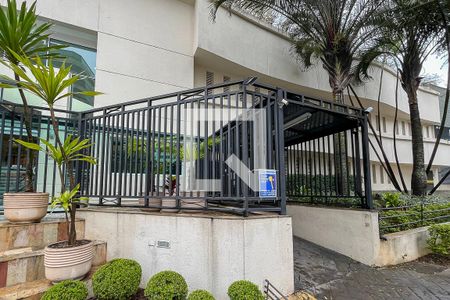 Apartamento à venda com 44m², 2 quartos e 1 vagaFachada + plaquinha