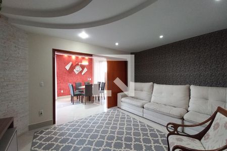 Casa de condomínio à venda com 450m², 4 quartos e 4 vagasSala de TV