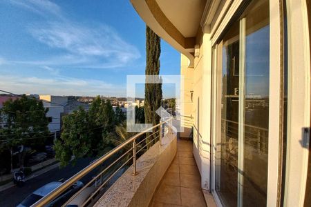 Casa de condomínio à venda com 450m², 4 quartos e 4 vagasVaranda da Suíte 1 