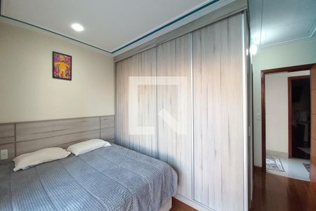 Casa de condomínio à venda com 450m², 4 quartos e 4 vagasQuarto 3 - Suíte