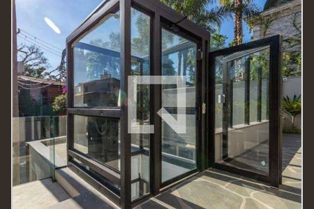 Casa de condomínio à venda com 850m², 4 quartos e 6 vagas