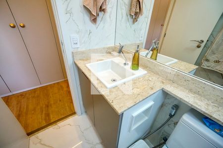 Apartamento à venda com 84m², 3 quartos e 2 vagasBanheiro da Suíte