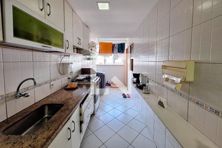 Apartamento à venda com 167m², 4 quartos e 2 vagas Apartamento à venda com 167m², 4 quartos e 2 vagasCozinha