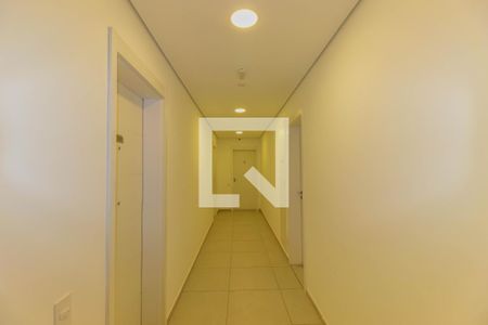 Studio para alugar com 28m², 1 quarto e sem vaga Studio para alugar com 28m², 1 quarto e sem vagaCorredor