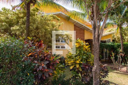 Casa de condomínio à venda com 704m², 4 quartos e 4 vagasÁREA EXTERNA FRENTE