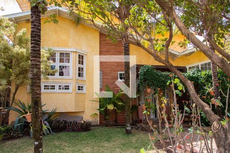 Casa de condomínio à venda com 704m², 4 quartos e 4 vagasFACHADA