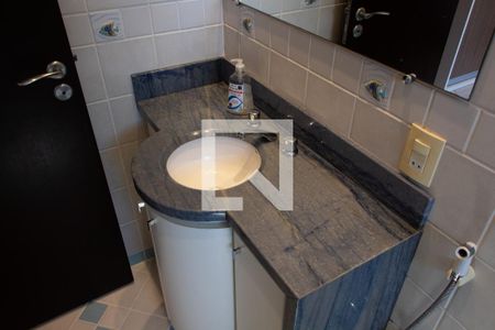 Casa de condomínio à venda com 704m², 4 quartos e 4 vagasBANHEIR DA SUITE 2