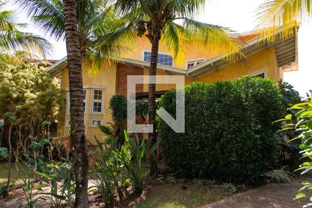 Casa de condomínio à venda com 704m², 4 quartos e 4 vagasÁREA EXTERNA FRENTE