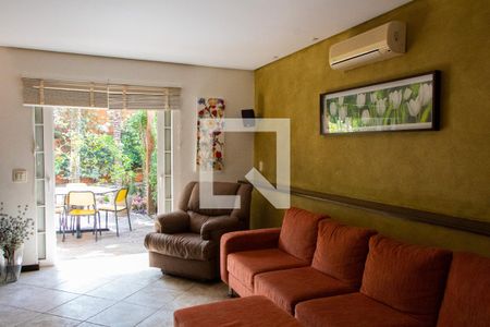 Casa de condomínio à venda com 704m², 4 quartos e 4 vagasSALA DE TV PISO SUPERIOR