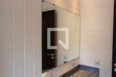 Casa de condomínio à venda com 704m², 4 quartos e 4 vagasBANHEIRO DA SUITE 3