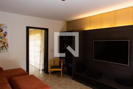Casa de condomínio à venda com 704m², 4 quartos e 4 vagasSALA DE TV PISO SUPERIOR