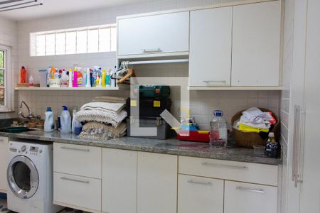 Casa de condomínio à venda com 704m², 4 quartos e 4 vagasÁREA DE SERVIÇO