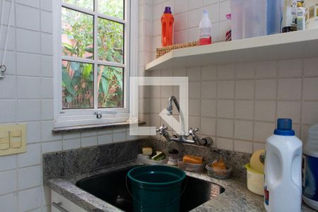 Casa de condomínio à venda com 704m², 4 quartos e 4 vagasÁREA DE SERVIÇO