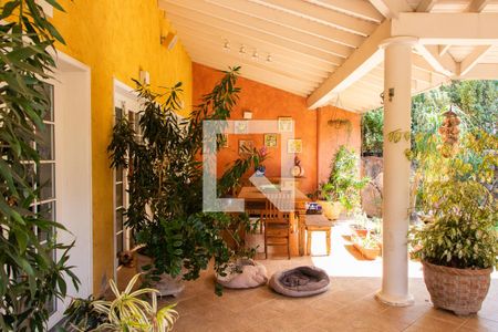 Casa de condomínio à venda com 704m², 4 quartos e 4 vagasÁREA EXTERNA FUNDOS