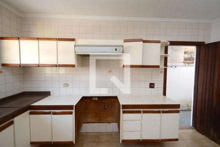 Casa para alugar com 140m², 4 quartos e 2 vagasCozinha