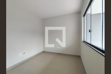 Casa à venda com 77m², 2 quartos e 1 vagaQuarto 2