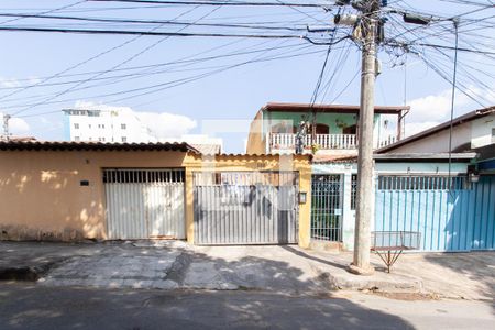 Casa à venda com 90m², 2 quartos e 1 vagaFachada