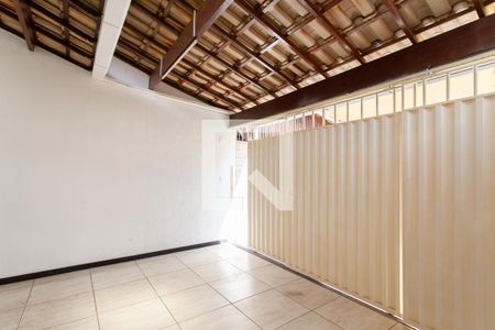 Casa à venda com 90m², 2 quartos e 1 vagaGaragem