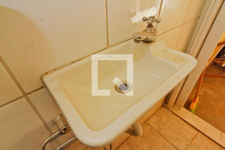 Casa à venda com 280m², 3 quartos e 3 vagas Casa à venda com 280m², 3 quartos e 3 vagasÁrea externa - lavabo