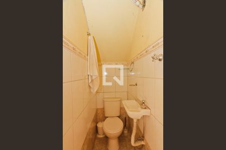 Casa à venda com 280m², 3 quartos e 3 vagas Casa à venda com 280m², 3 quartos e 3 vagasÁrea externa - lavabo