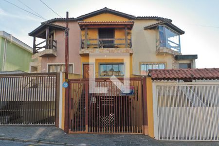 Casa à venda com 280m², 3 quartos e 3 vagas Casa à venda com 280m², 3 quartos e 3 vagasFachada
