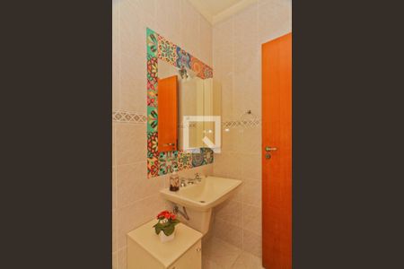 Casa à venda com 280m², 3 quartos e 3 vagas Casa à venda com 280m², 3 quartos e 3 vagasBanheiro