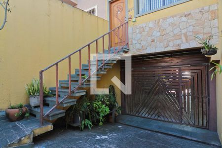 Casa à venda com 280m², 3 quartos e 3 vagas Casa à venda com 280m², 3 quartos e 3 vagasÁrea externa