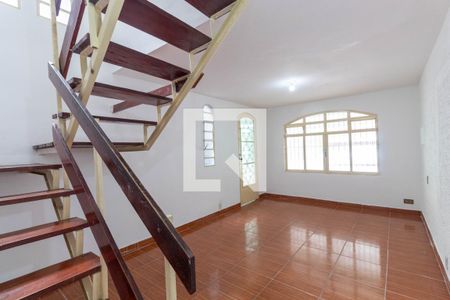 Sala de casa para alugar com 4 quartos, 100m² em Vila Silvia, São Paulo