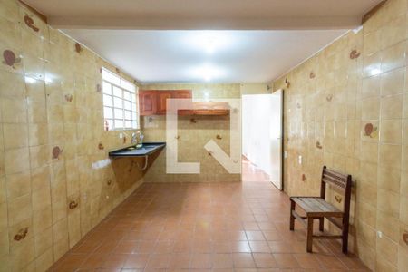 Casa para alugar com 100m², 4 quartos e 2 vagasCozinha