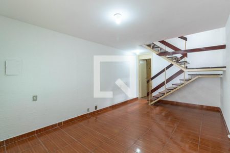 Sala de casa para alugar com 4 quartos, 100m² em Vila Silvia, São Paulo