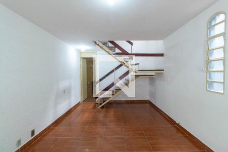 Sala de casa para alugar com 4 quartos, 100m² em Vila Silvia, São Paulo