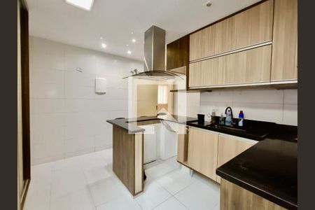 Apartamento à venda com 97m², 2 quartos e 1 vagaCopa / Cozinha