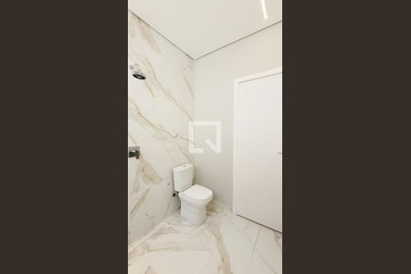 Casa de condomínio para alugar com 280m², 4 quartos e 3 vagasBanheiro da Suíte 2