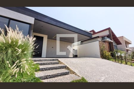 Casa de condomínio para alugar com 280m², 4 quartos e 3 vagasFachada