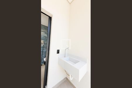 Casa de condomínio para alugar com 280m², 4 quartos e 3 vagasBanheiro externo