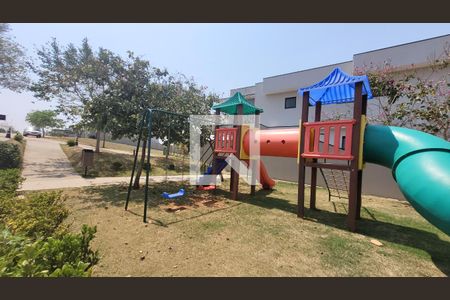 Casa de condomínio para alugar com 280m², 4 quartos e 3 vagasÁrea comum - Playground