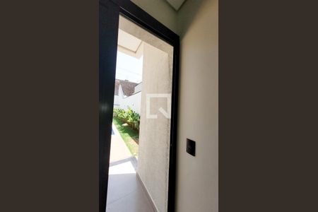 Casa de condomínio para alugar com 280m², 4 quartos e 3 vagasBanheiro externo