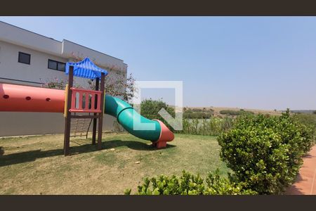 Casa de condomínio para alugar com 280m², 4 quartos e 3 vagasÁrea comum - Playground