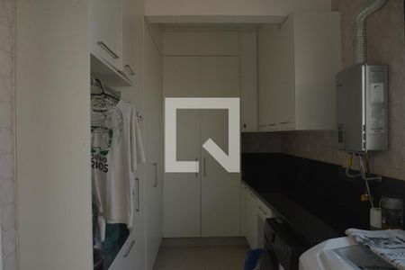 Apartamento à venda com 156m², 2 quartos e 2 vagasÁrea de serviço 