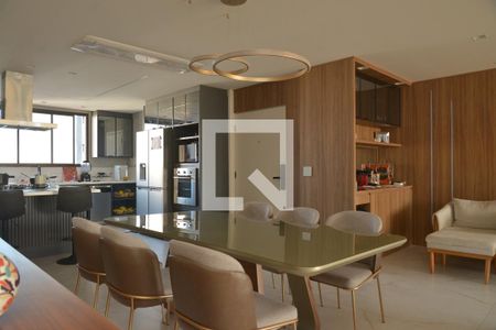 Apartamento à venda com 156m², 2 quartos e 2 vagasSala