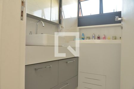 Apartamento à venda com 156m², 2 quartos e 2 vagasBanheiro Social 