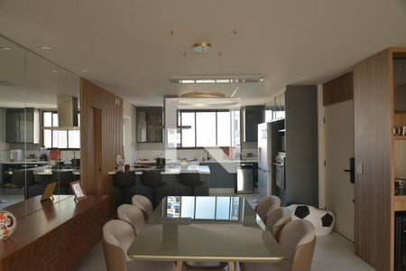Apartamento à venda com 156m², 2 quartos e 2 vagasSala