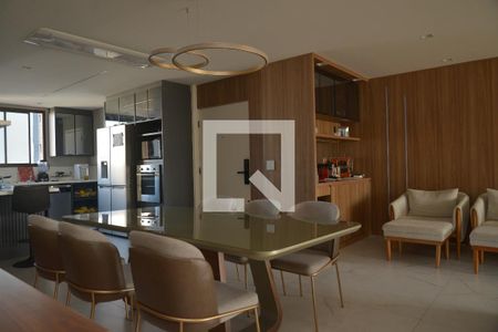 Apartamento à venda com 156m², 2 quartos e 2 vagasSala